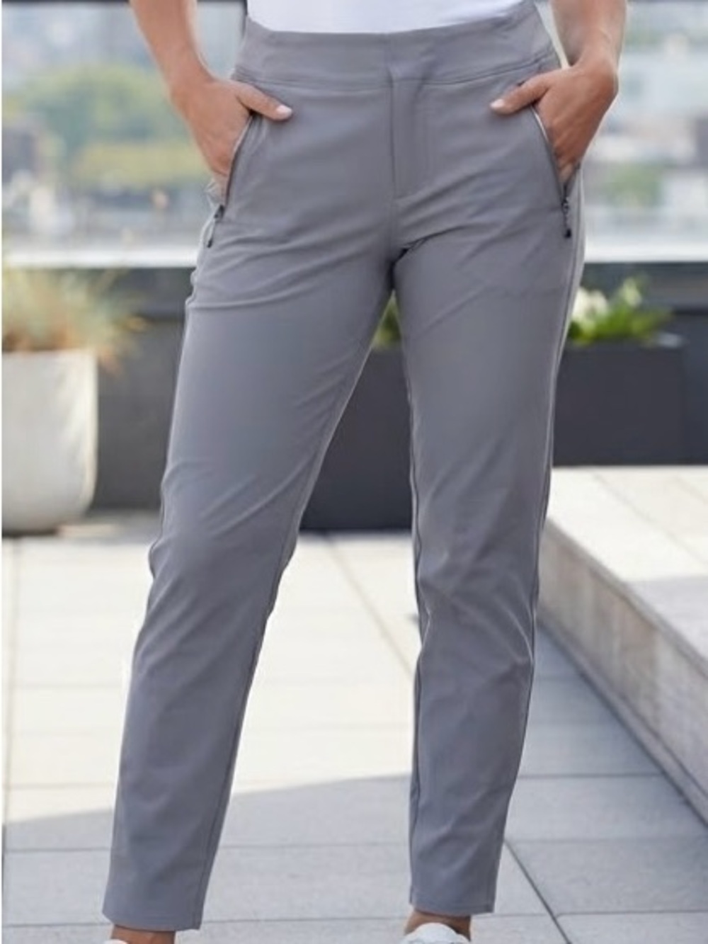 Athleta Women’s Slim joggers- Gray